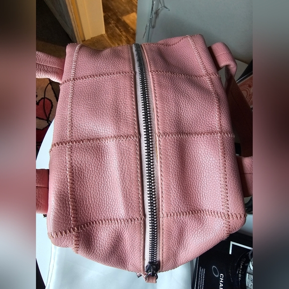 Chanel Soft Pink Caviar Vintage Bowlero Bag & COA! - Picture 6 of 15